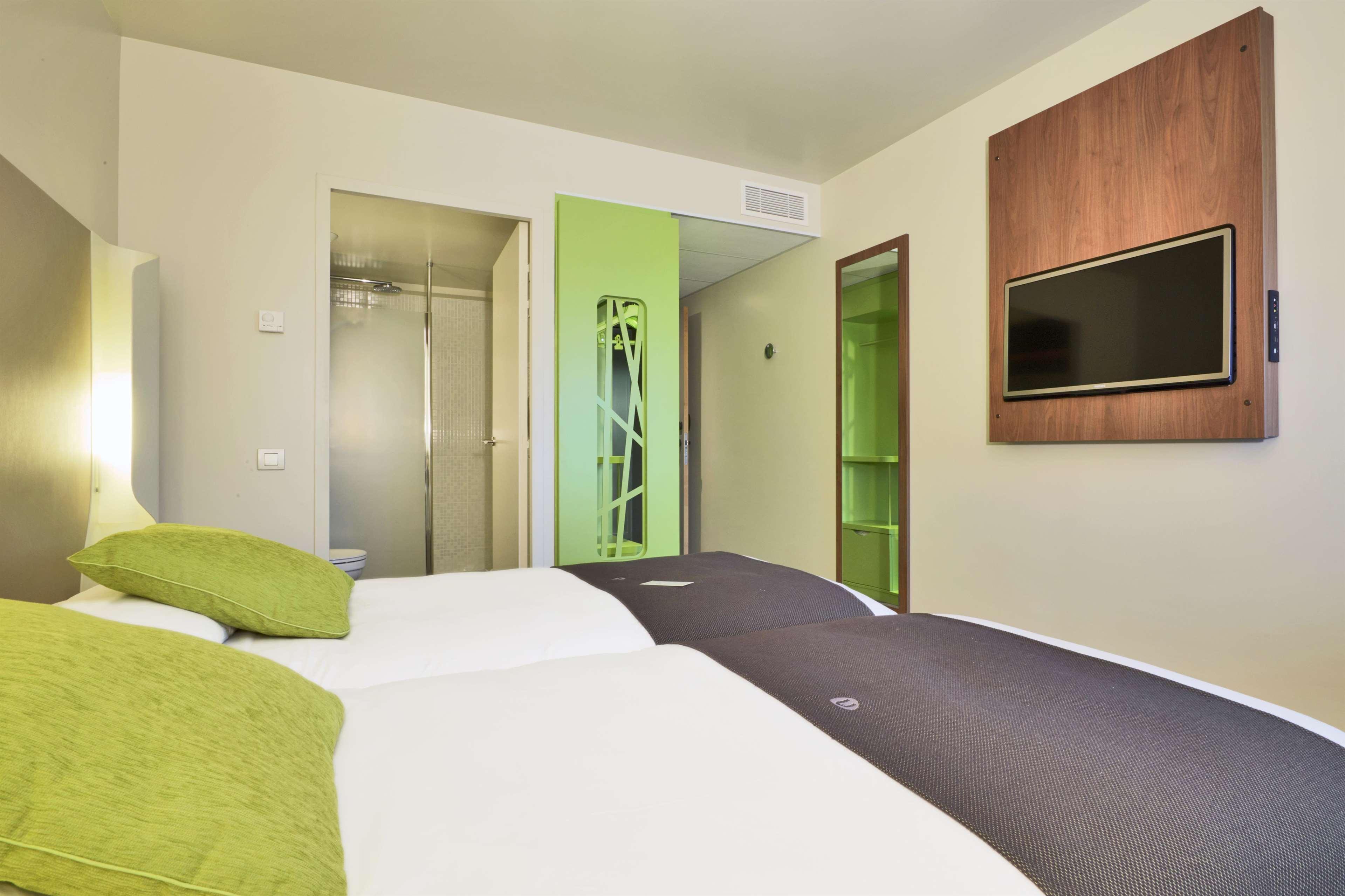 Campanile La Roche Sur Yon Centre Gare Hotel Ngoại thất bức ảnh