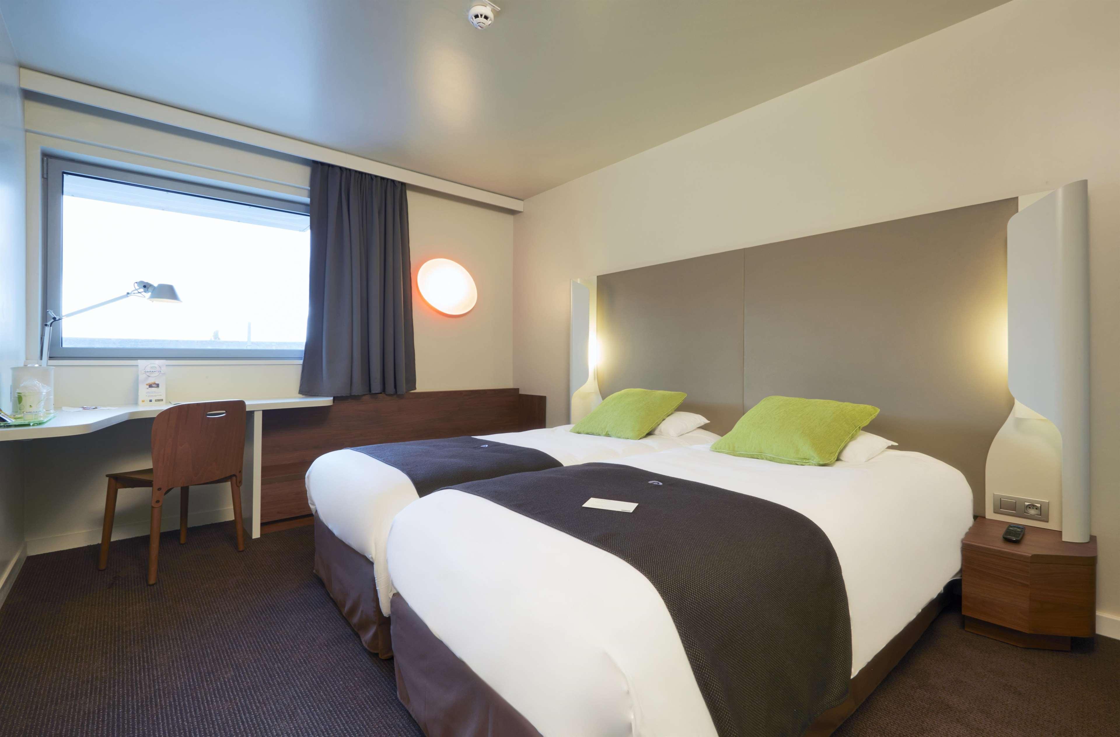 Campanile La Roche Sur Yon Centre Gare Hotel Ngoại thất bức ảnh