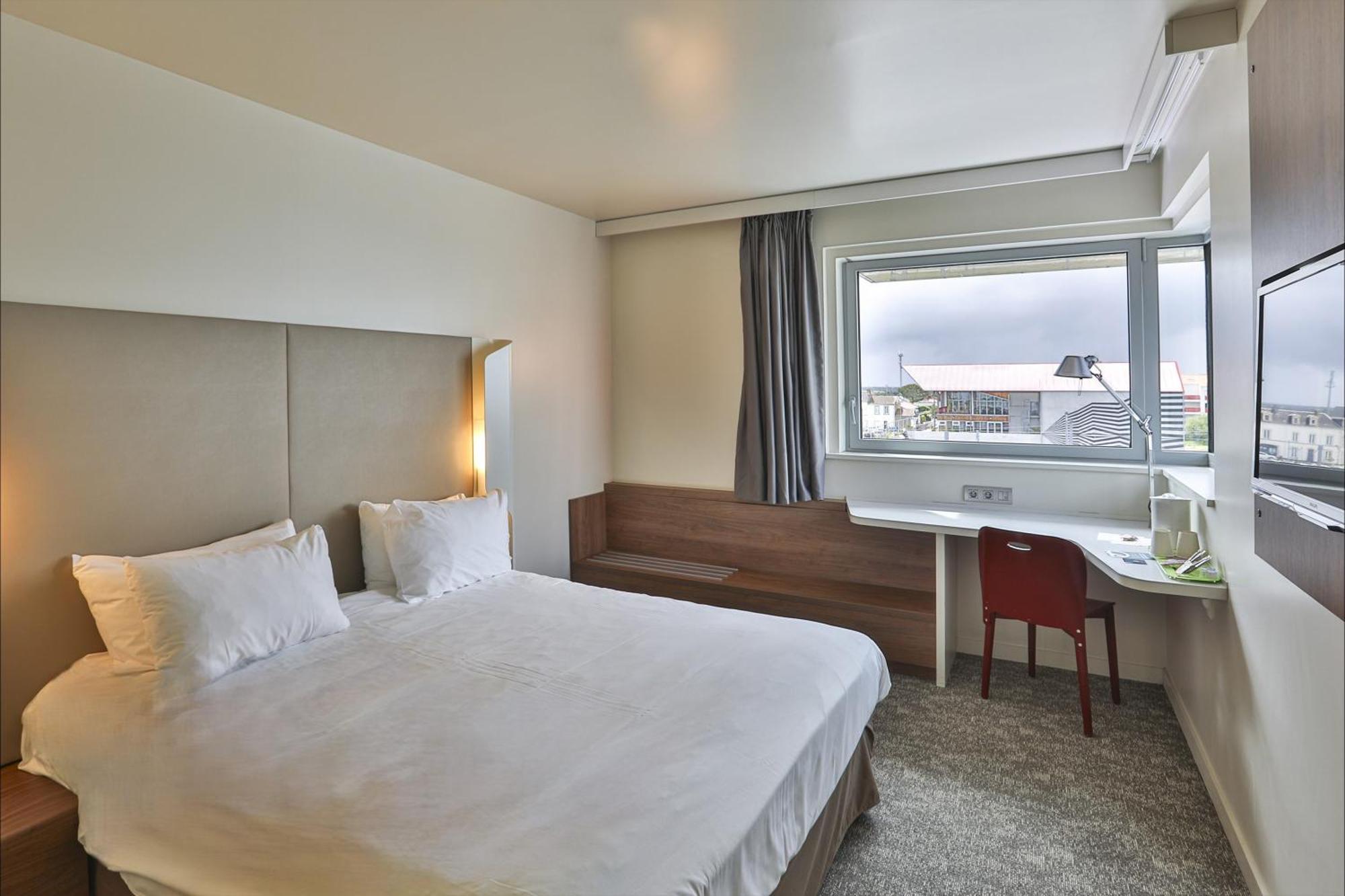 Campanile La Roche Sur Yon Centre Gare Hotel Ngoại thất bức ảnh