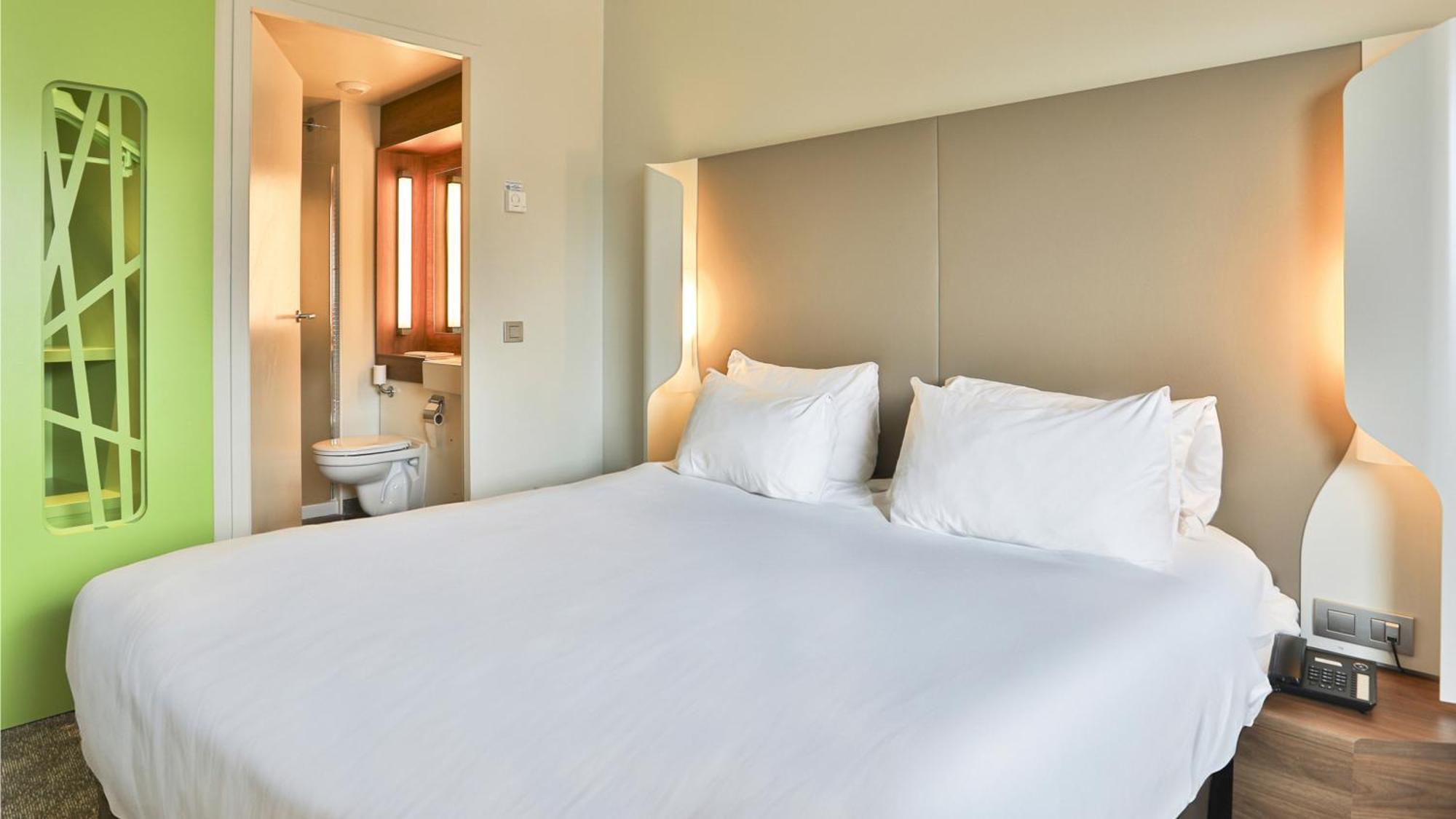 Campanile La Roche Sur Yon Centre Gare Hotel Ngoại thất bức ảnh
